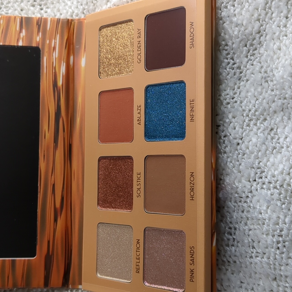 BEAUTY FOR REAL. Golden Hour Eyeshadow Palette, 5.6g/0.2oz - Picture 3 of 11